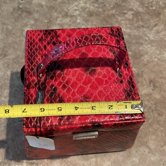 Tuscan Designs Faux Alligator Skin pink and black jewelry or makeup case - Picture 12 of 13